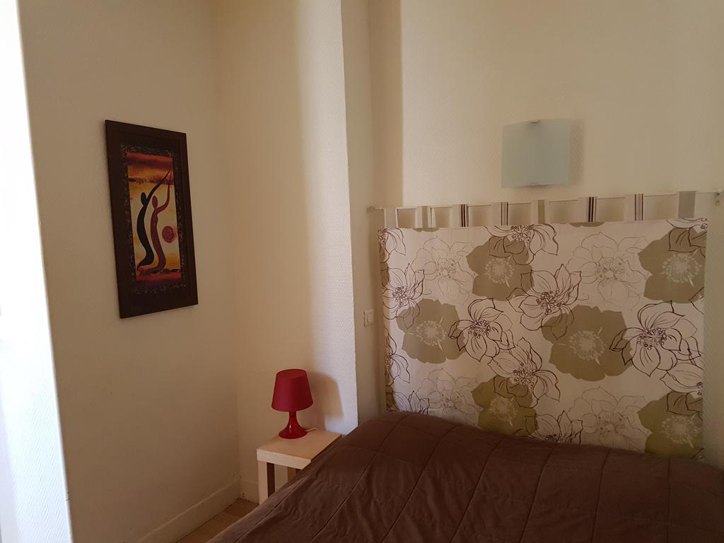 Hotel Des Poetes Avec Parking Sur Reservation ベジエ エクステリア 写真